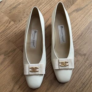 Vintage soft white etienne aigner shoes